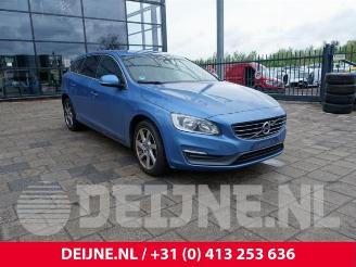krockskadad bil auto Volvo V-60 V60 I (FW/GW), Combi, 2010 / 2018 1.6 DRIVe 2014/3