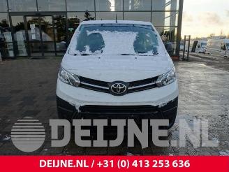 Toyota ProAce ProAce Verso, Bus, 2016 1.5 D-4D 120 picture 2