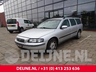 Volvo V-70 V70 (SW), Combi, 1999 / 2008 2.4 20V 170 picture 3