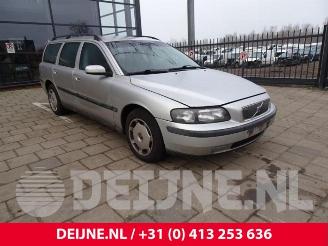 Vrakbiler auto Volvo V-70 V70 (SW), Combi, 1999 / 2008 2.4 20V 170 2003/5