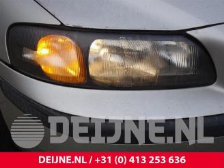 Volvo V-70 V70 (SW), Combi, 1999 / 2008 2.4 20V 170 picture 11