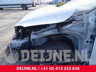 Volvo V-40 V40 (MV), Hatchback 5-drs, 2012 / 2019 2.0 D2 16V picture 9