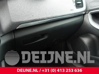 Volvo V-40 V40 (MV), Hatchback 5-drs, 2012 / 2019 2.0 D2 16V picture 29