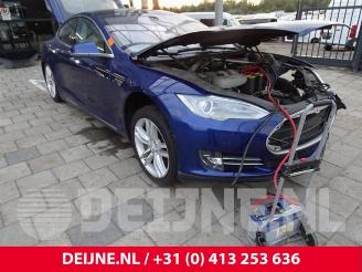Uttjänta bilar auto Tesla Model S Model S, Liftback, 2012 85 2015/11