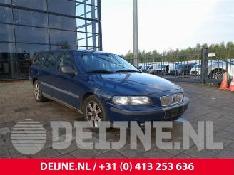 Coche siniestrado Volvo V-70 V70 (SW), Combi, 1999 / 2008 2.4 20V 170 2001/5