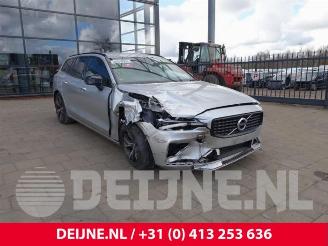 Vrakbiler auto Volvo V-60 V60 II (ZW), Combi, 2018 2.0 T6 16V Twin Engine 2021/9