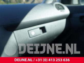 Volkswagen Caddy Caddy III (2KA,2KH,2CA,2CH), Van, 2004 / 2015 1.6 TDI 16V picture 31