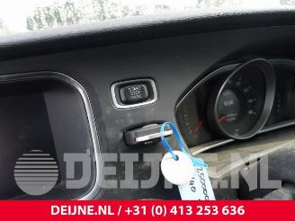 Volvo V-40 V40 Cross Country (MZ), Hatchback 5-drs, 2012 / 2019 1.5 T3 16V Geartronic picture 28
