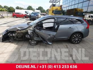Volvo V-60 V60 I (FW/GW), Combi, 2010 / 2018 1.5 T2 16V Autom. picture 4