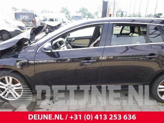 Volvo V-60 V60 I (FW/GW), Combi, 2010 / 2018 2.4 D6 20V Plug-in Hybrid AWD picture 14