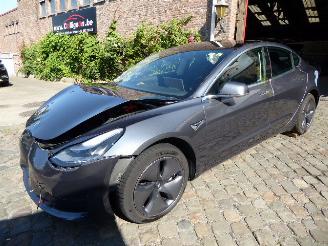 damaged passenger cars Tesla Model 3 Long Range 2019/12