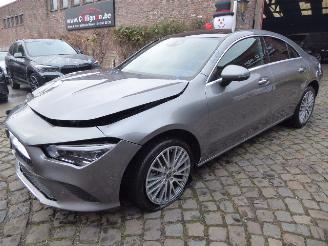 damaged passenger cars Mercedes Cla-klasse 250e Hyb 2022/11