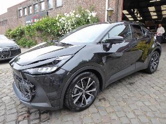 damaged passenger cars Toyota CH-R 1.8 Hyb 2024/4