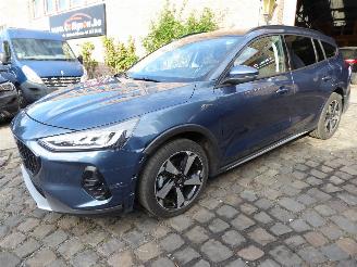 Schadeauto Ford Focus Turnier Active X 2023/5