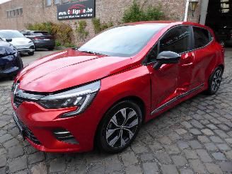 krockskadad bil auto Renault Clio Evolution 2023/12