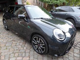 Mini Cooper SE BEV John Cooper Works picture 4