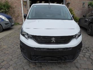 Peugeot Partner Premium L2 picture 2