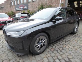 krockskadad bil auto BMW iX 40 xDrive 2022/11