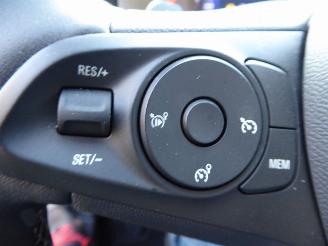 Opel Corsa F GS picture 13