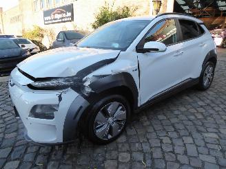 Schadeauto Hyundai Kona SKY Elektro 2WD 2019/7