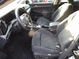 Volkswagen Golf 1.5 eHybrid OPF 110kW DSG Style picture 11