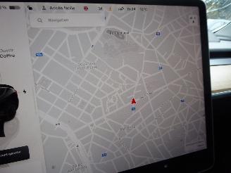 Tesla Model Y Long Range Dual AWD picture 24