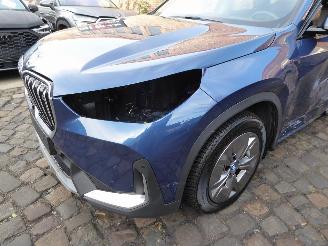 BMW iX1 30 xDrive picture 2