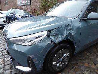 BMW iX1 30 xDrive picture 2