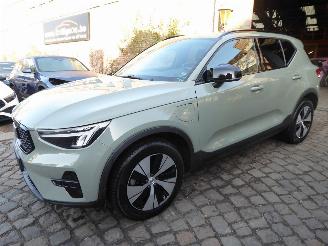 Voiture accidenté Volvo XC40 Plus Dark Recharge Plug-In Hybrid 2WD 2023/6