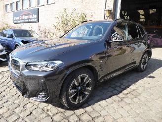 krockskadad bil auto BMW iX3 Inspiring M Sport 2025/2
