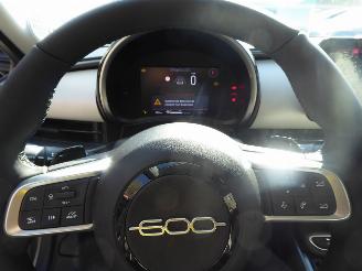 Fiat 600 Hybrid La Prima picture 16