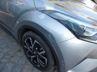 Toyota CH-R Hybrid picture 5