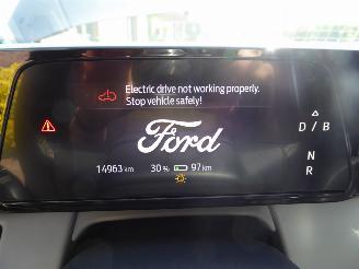 Ford Explorer Premium RWD picture 20