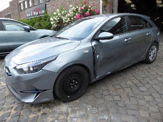  Kia Cee d  2023/8