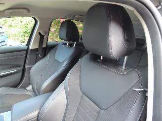 BMW 3-serie 330 e picture 13