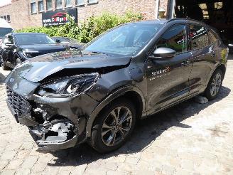 krockskadad bil auto Ford Kuga Plug-In Hybrid ST-Line 2023/7