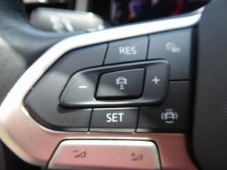 Volkswagen T-Roc Life picture 12