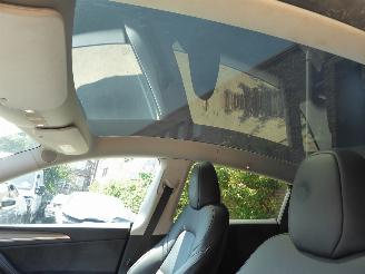 Tesla Model Y  picture 11