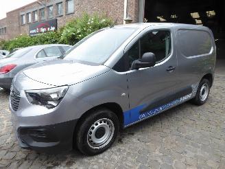krockskadad bil bedrijf Opel Combo E Cargo Edition 2022/3