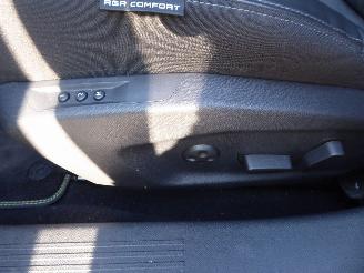 Peugeot 308 SW GT picture 11