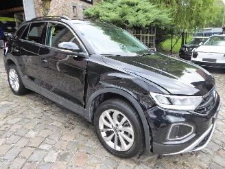 Volkswagen T-Roc Life picture 3