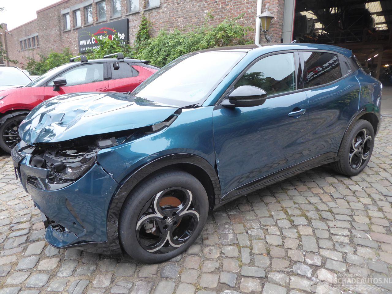 Alfa Romeo Junior Ibrida 1.2 VGT 48V-Hybrid 100 kW