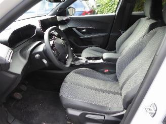 Peugeot 2008 Allure picture 10