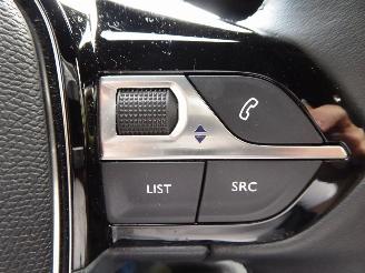 Peugeot 2008 Allure picture 16