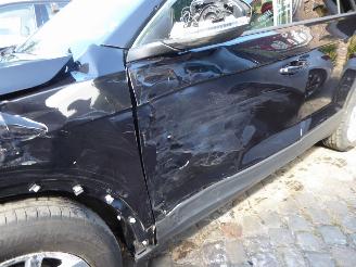 Volkswagen T-Roc Life picture 3