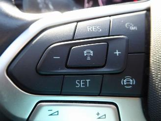 Volkswagen T-Roc Life picture 13
