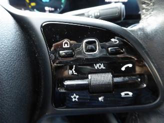 Mercedes GLA 250 e picture 17