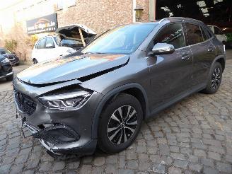 uszkodzony samochody osobowe Mercedes GLA 250 e 2022/2