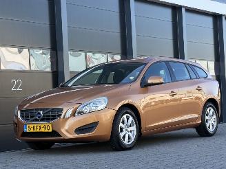 Tweedehands auto Volvo V-60 1.6 D2 Navi Clima PDC 2013/4