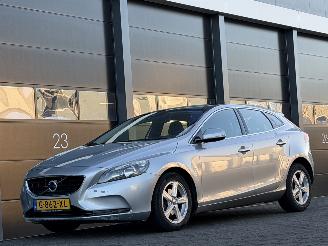 Gebrauchtwagen PKW Volvo V-40 1.6 D2 Panorama Clima Keyless 2012/10